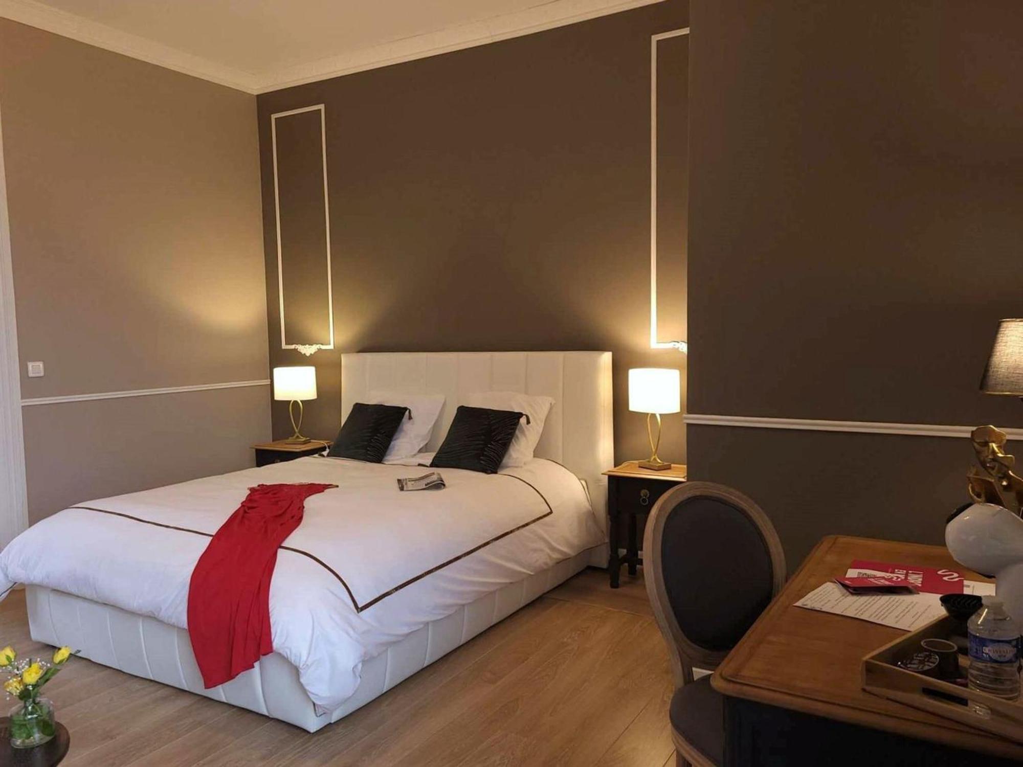 Sejour De Charme Au Chateau Avec Petit-Dejeuner Et Parking - Fr-1-591-705 Cluis Kültér fotó